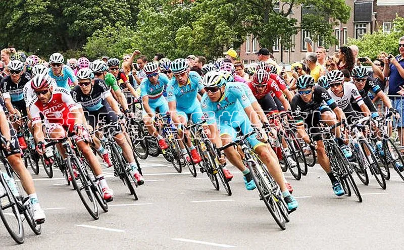 ：运动赛事背后的黑幕与腐败